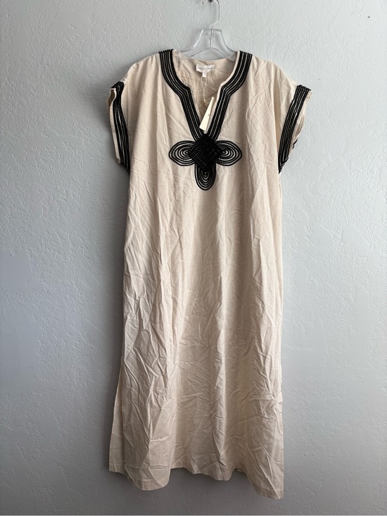 entro Dresses & Skirts - ❤️NEW entro Beige Maxi Caftan Dress with Black Embroidered Trim